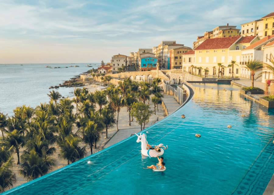 Mediterranean charm in Sunset Town, just steps from Sunset Bazaar. (Photo: Collected)