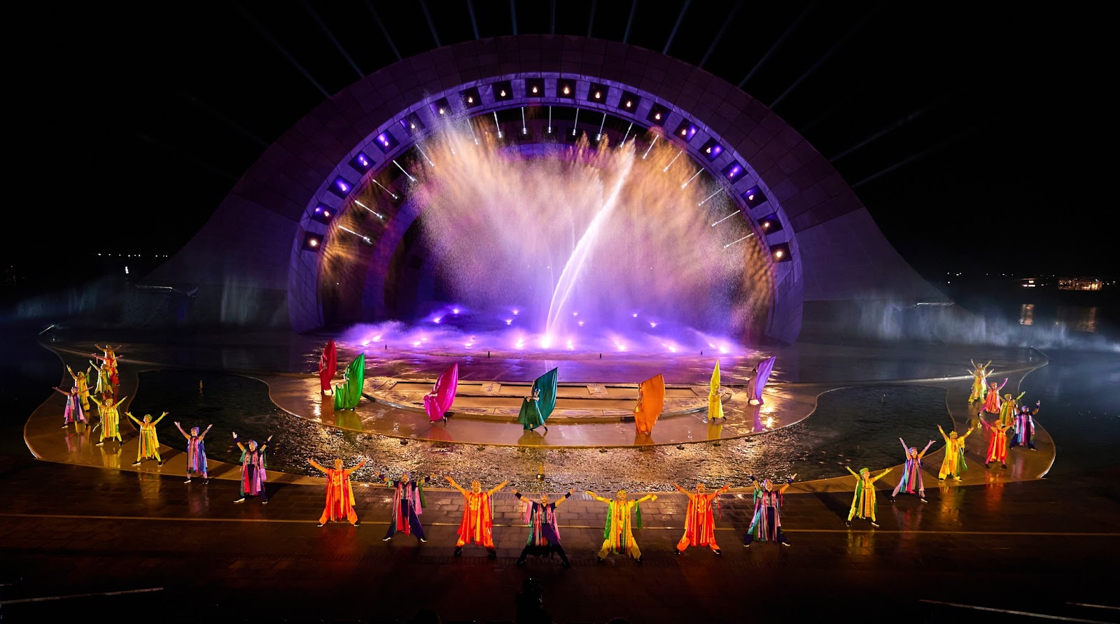 Màn trình diễn đẳng cấp hội tụ các nghệ sĩ tầm cỡ quốc tế