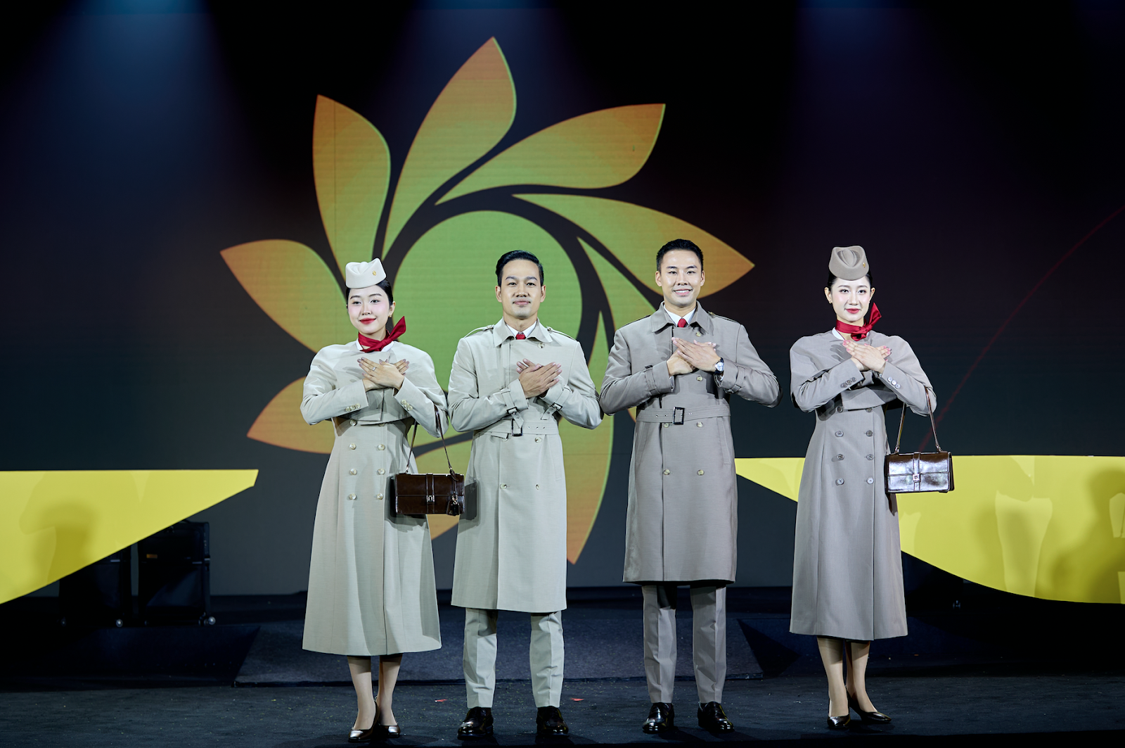 Cùng chiêm ngưỡng bộ đồng phục của hãng Sun PhuQuoc Airways.