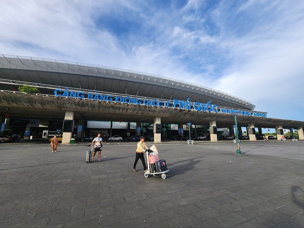 Sân bay Phú Quốc góp phần quan trọng trong thúc đẩy du lịch phát triển.