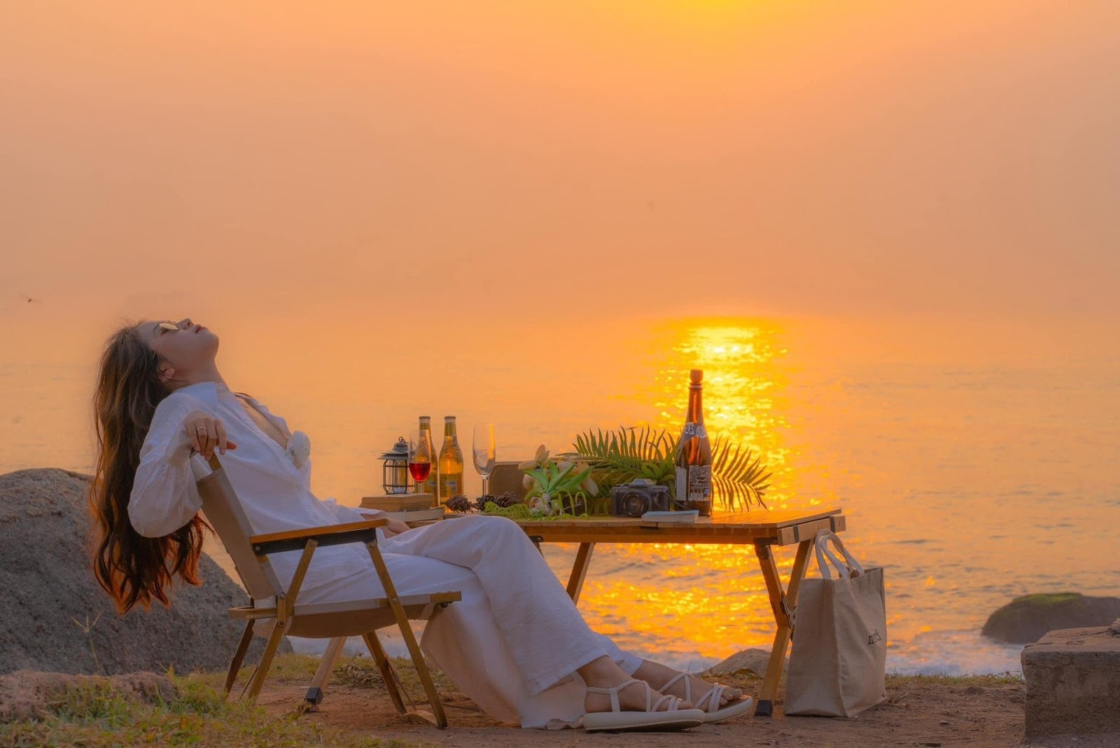 Du khách có tấm hình ấn tượng dưới ánh bình minh.