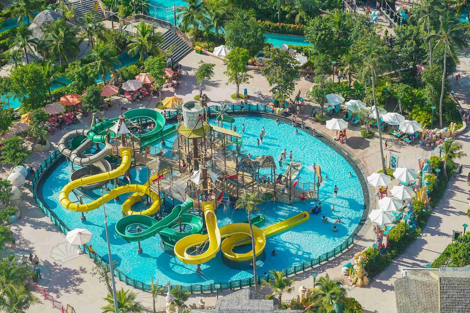 Công viên nước Aquatopia có nhiều trò chơi thú vị.