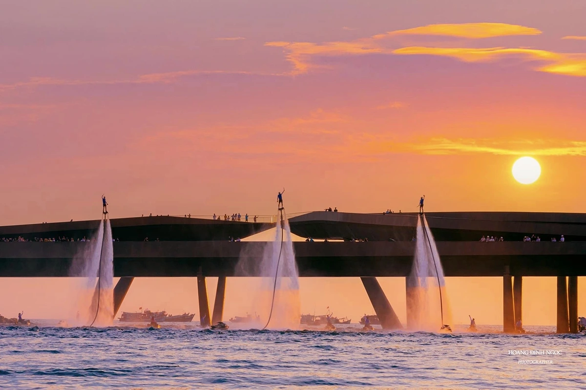 Awaken Sea mang đến màn trình diễn gay cấn đến nghẹt thở với kỹ thuật xoay người trên không trung hay màn họa thủy với những cú drift tung bọt trắng xóa