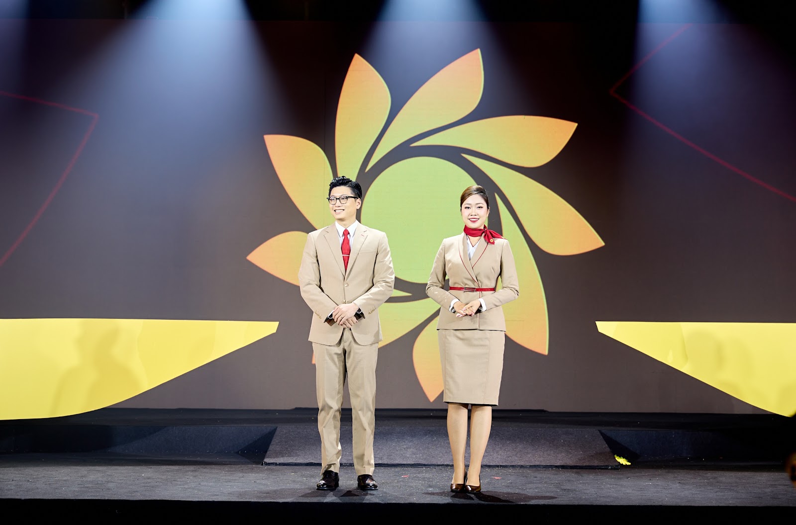 Trang phục của nhân viên mặt đất Sun PhuQuoc Airways