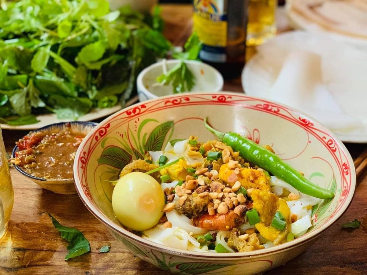 Quán ăn sáng ở Đà Nẵng nổi bật này tọa lạc 243 Đống Đa cùng với nhiều cơ sở khác trong thành phố