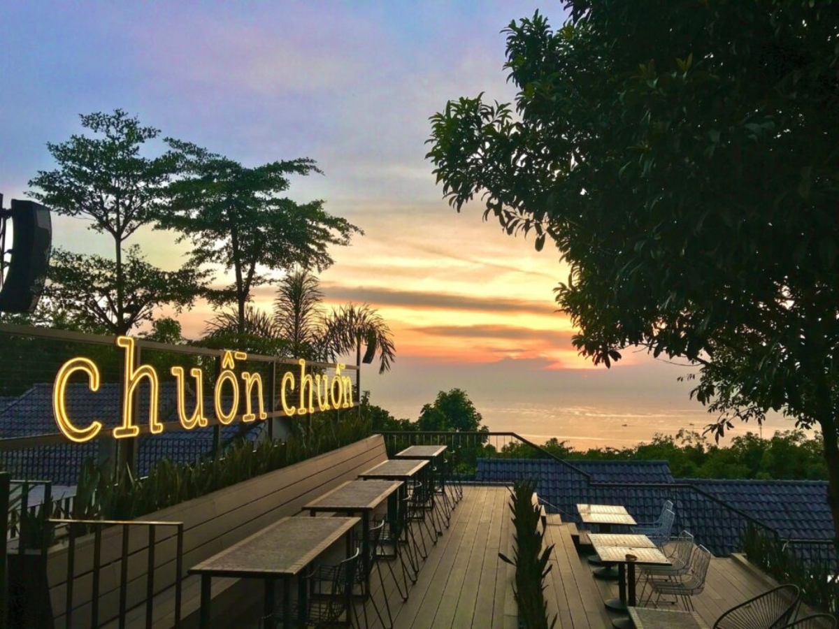 Chuon Chuon Bistro & Skybar is located on a high hill overlooking the center of Pearl Island.