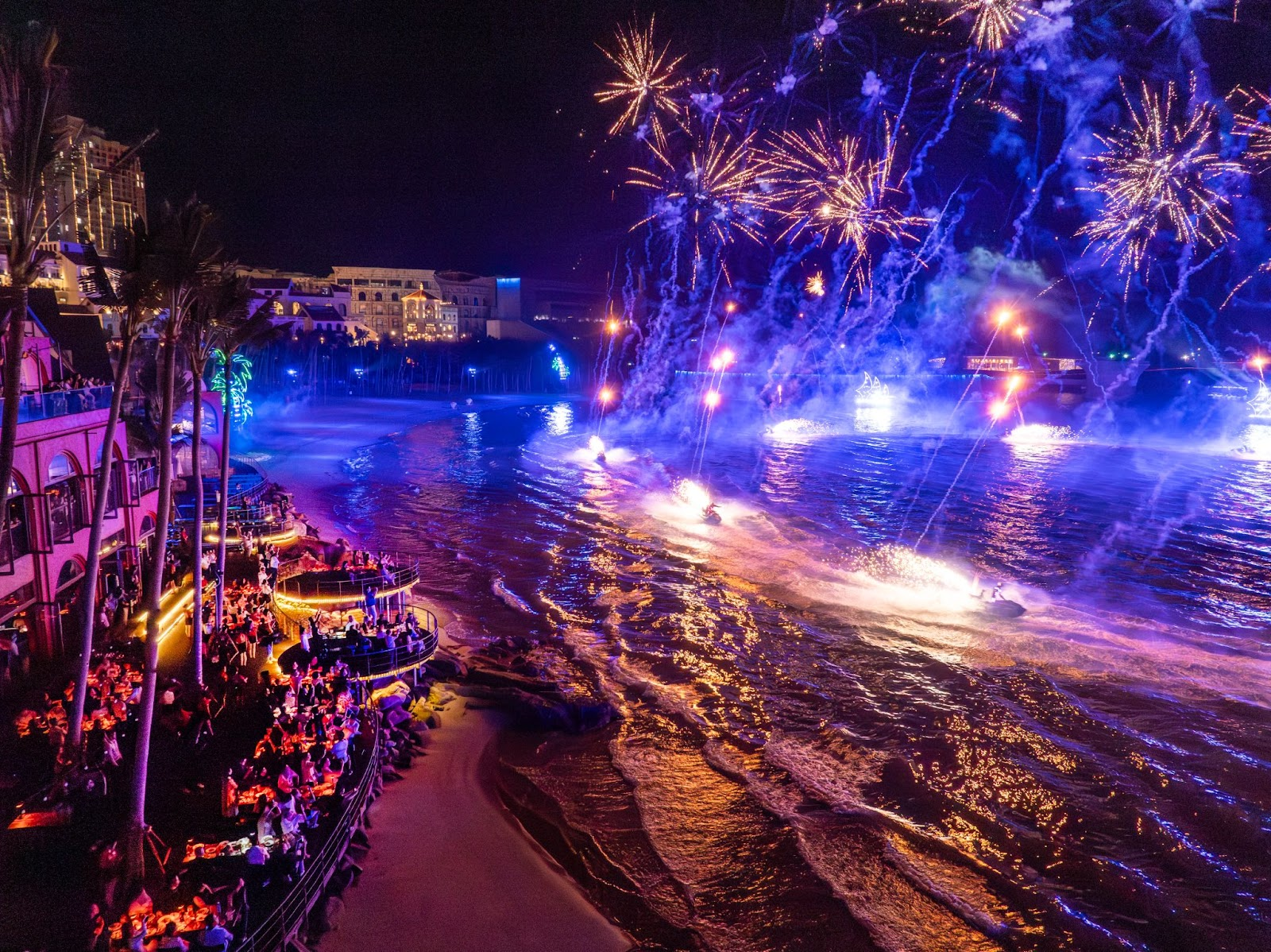 Thưởng thức trọn vẹn các màn pháo hoa cùng hiệu ứng tuyệt đỉnh từ Sun Bavaria GastroPub