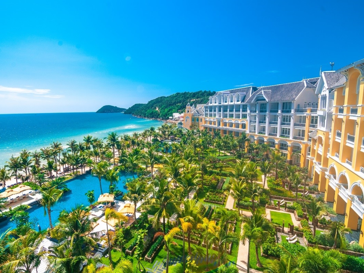 JW Marriott Phu Quoc Emerald Bay là khu nghỉ dưỡng mang đẳng cấp quốc tế tại Bãi Kem, Phú Quốc.