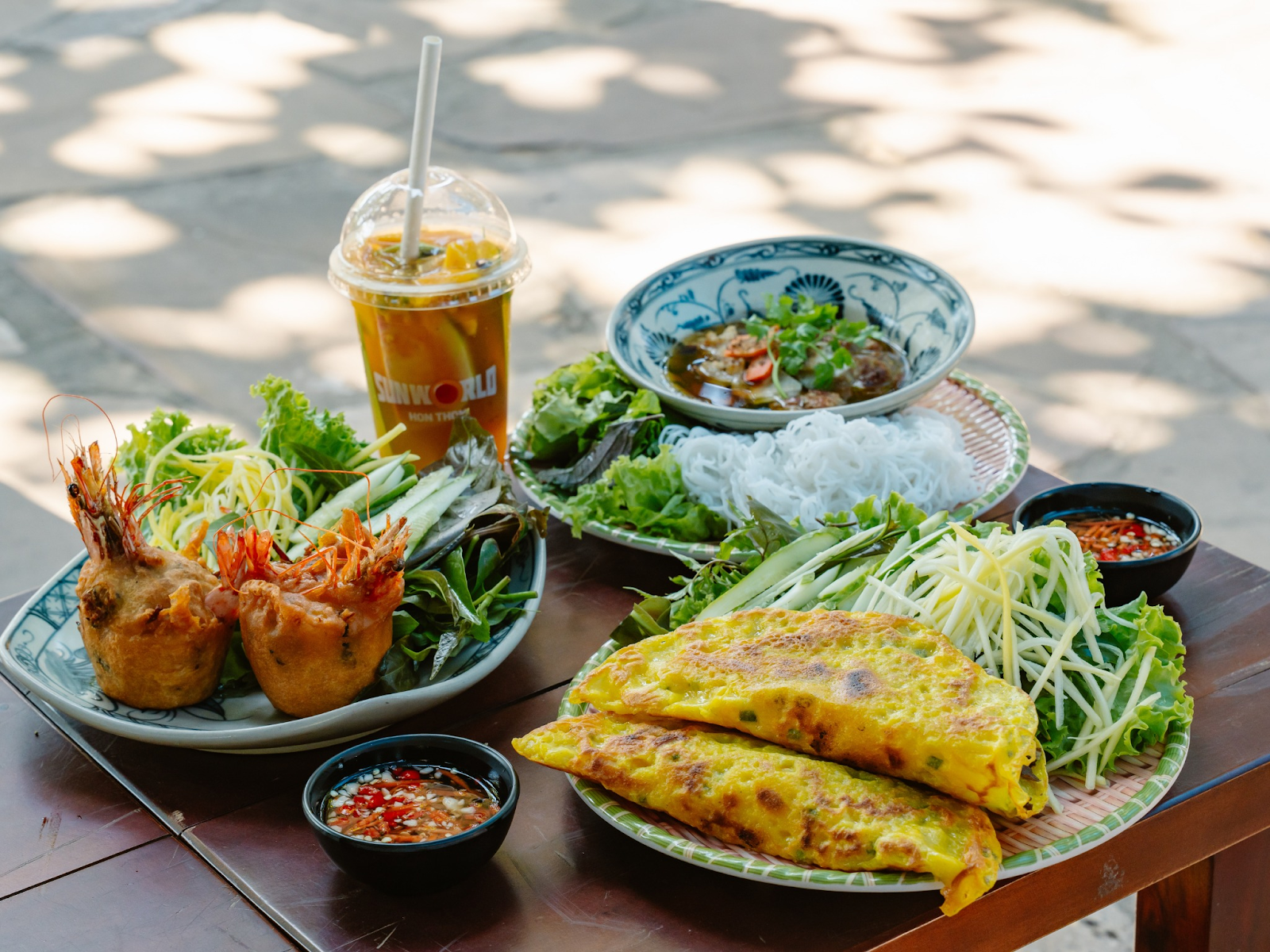 Những món ăn hấp dẫn tại khu ẩm thực của Sun World Hon Thom