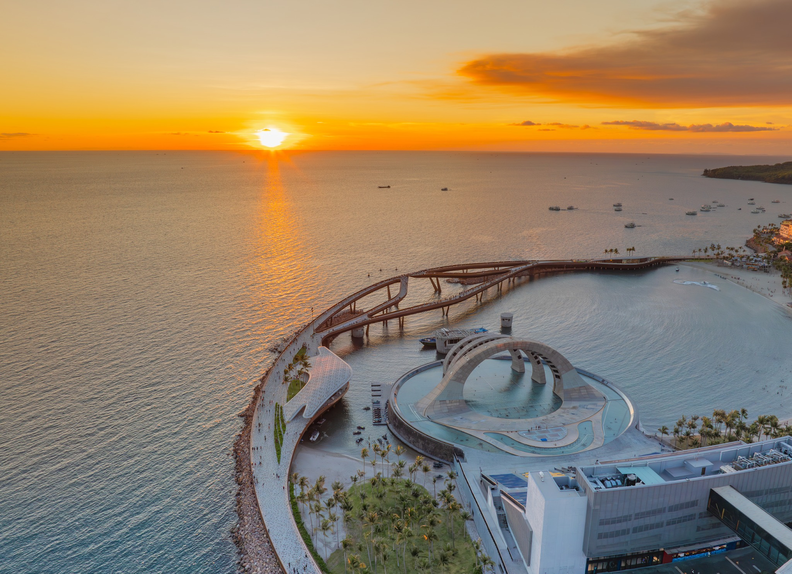 Cầu Hôn là công trinh biểu tượng của đảo Ngọc