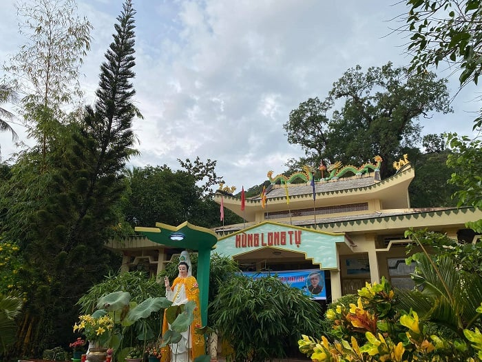 Chùa Sư Muôn là điểm đến tam linh nổi tiếng tại Bắc đảo