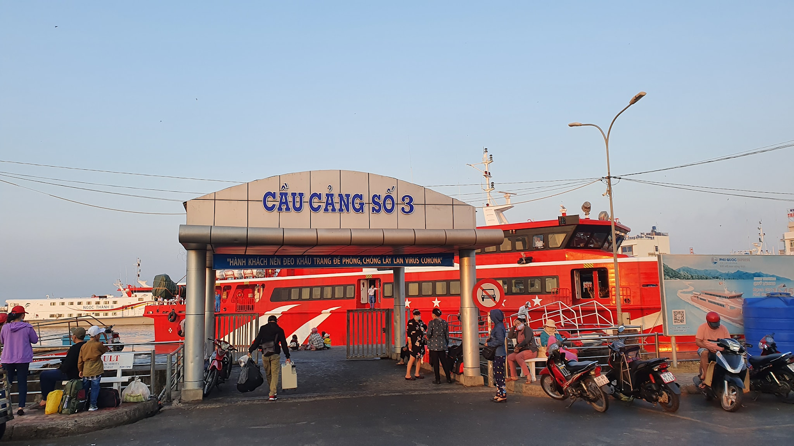 Bến tàu cao tốc Rạch Giá nằm ngay trung tâm thành phố rất tiện để di chuyển