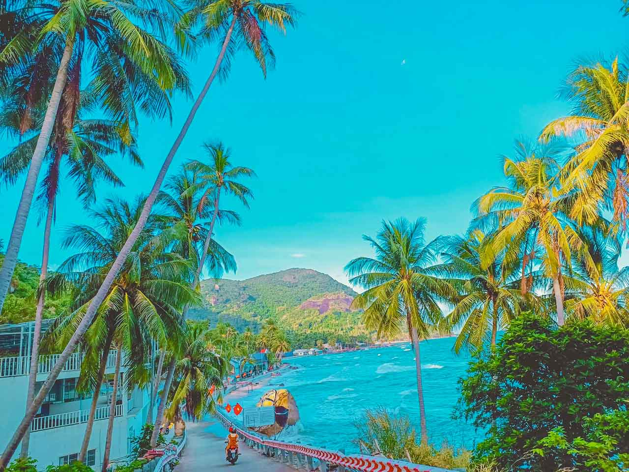 Mùa khô là thời điểm lý tưởng để du khách khám phá đảo Hòn Sơn (Nguồn: Sưu tầm)