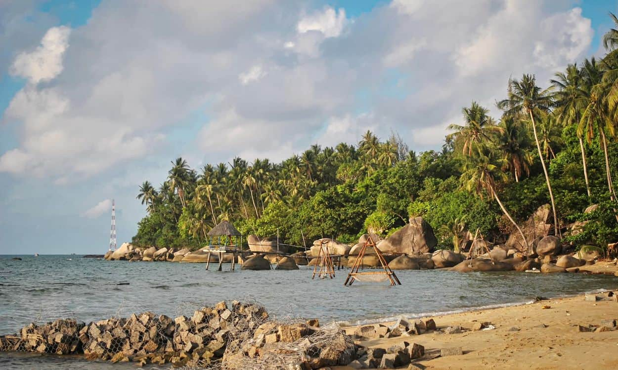 Bãi Bàng là một trong những bãi biển đẹp nhất Hòn Sơn (Nguồn: Sưu tầm)