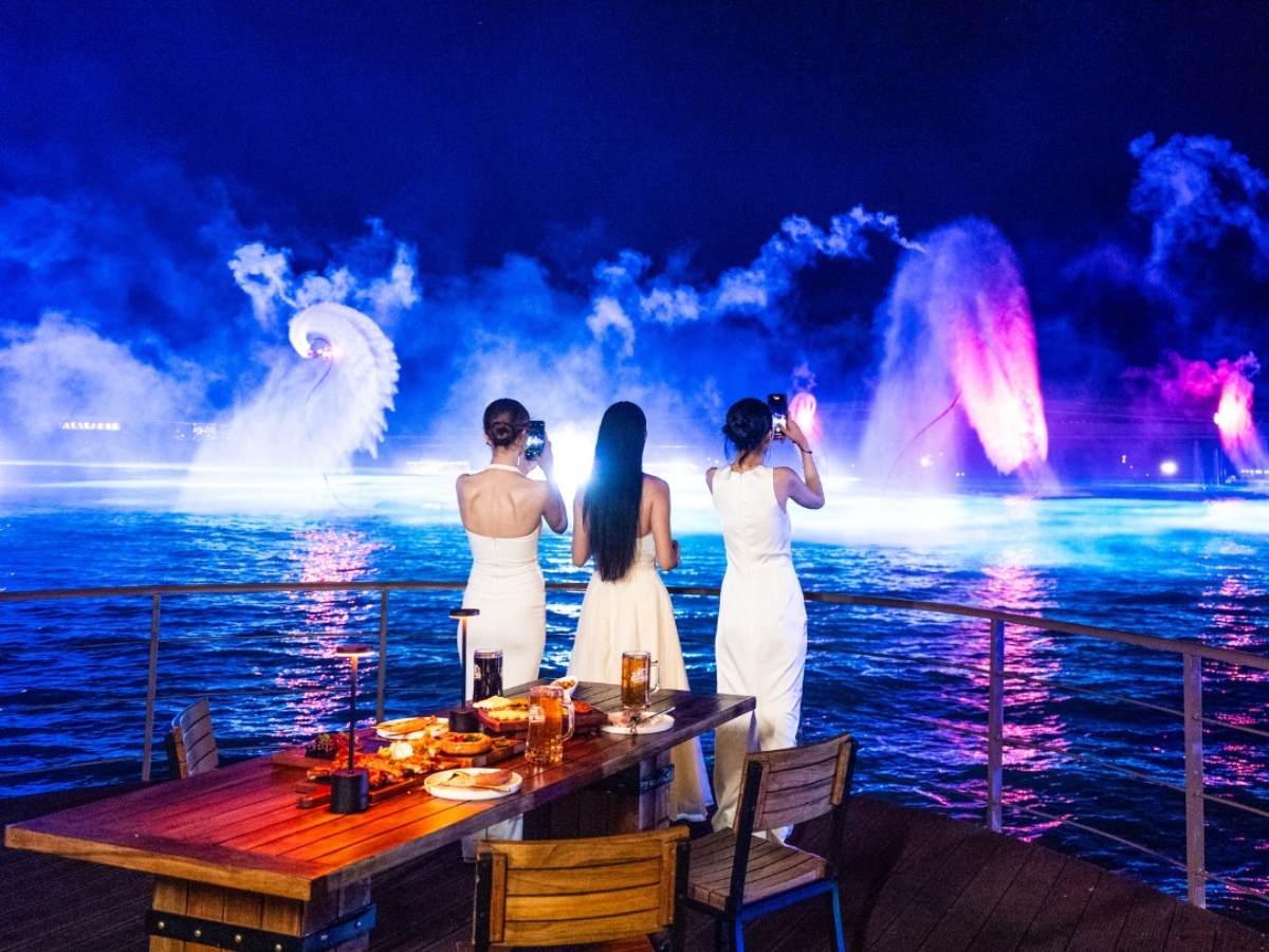 Thưởng thức ẩm thực và xem show diễn tại Sun Bavaria GastroPub