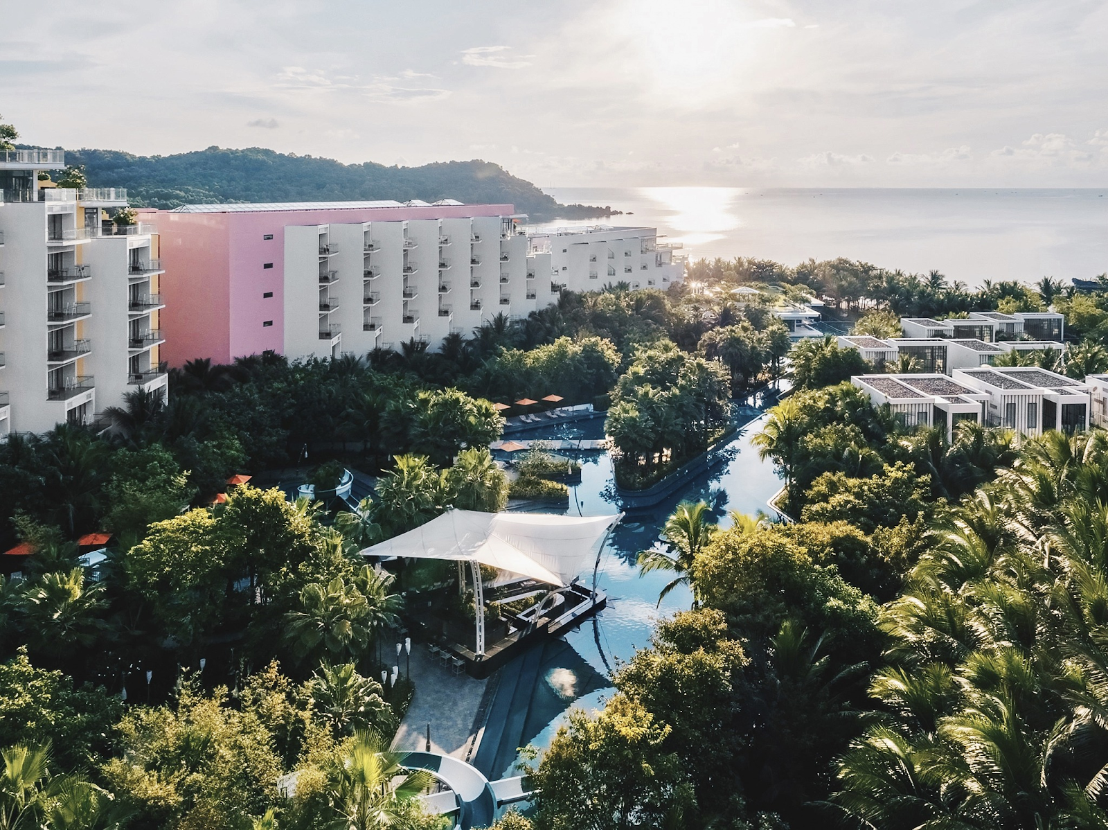 Premier Residences Phu Quoc Emerald Bay với vị trí đắc địa và không gian tràn ngập cây xanh