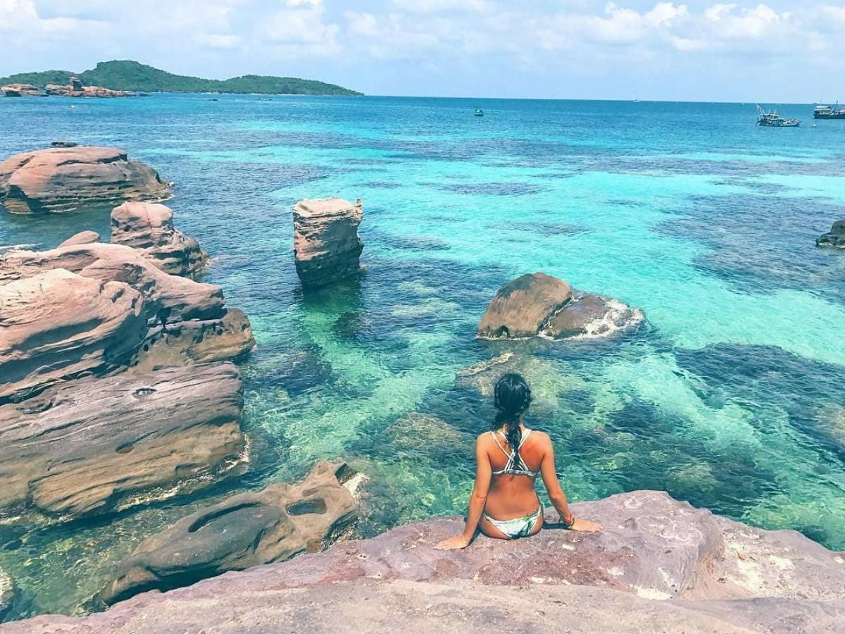 Hòn Gầm Ghì là điểm đến phù hợp cho du khách yêu thiên nhiên thuần khiết