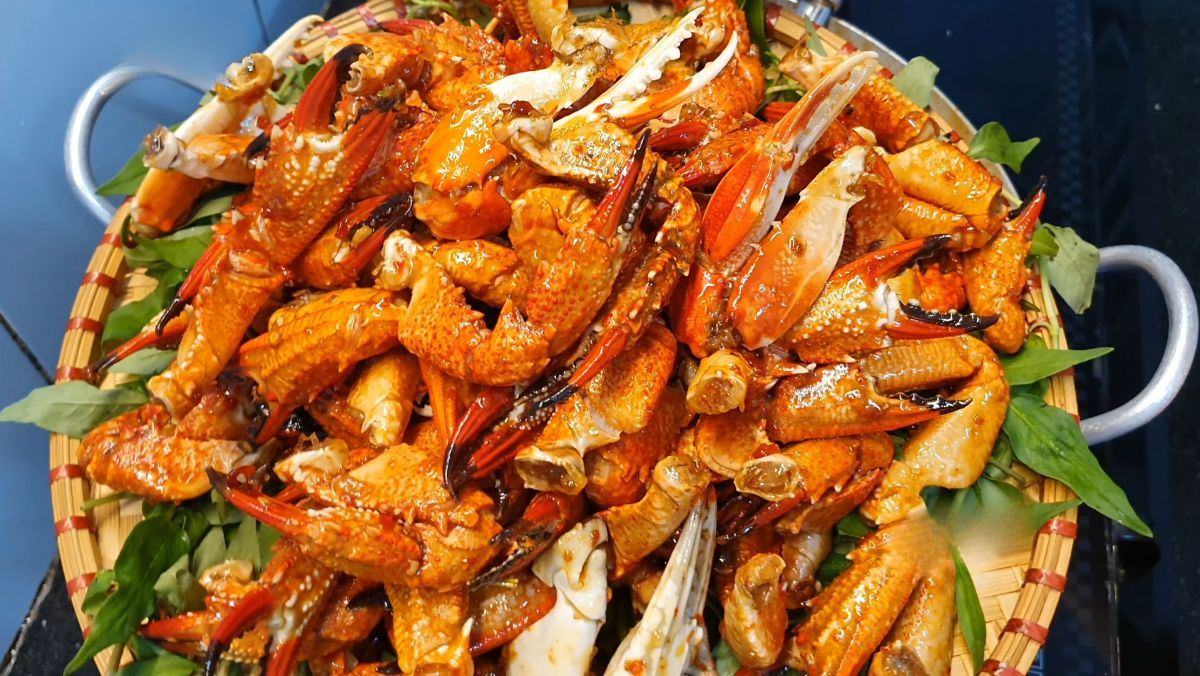 Món ghẹ rang me được nhiều du khách yêu thích tại nhà hàng Ngọc Hân