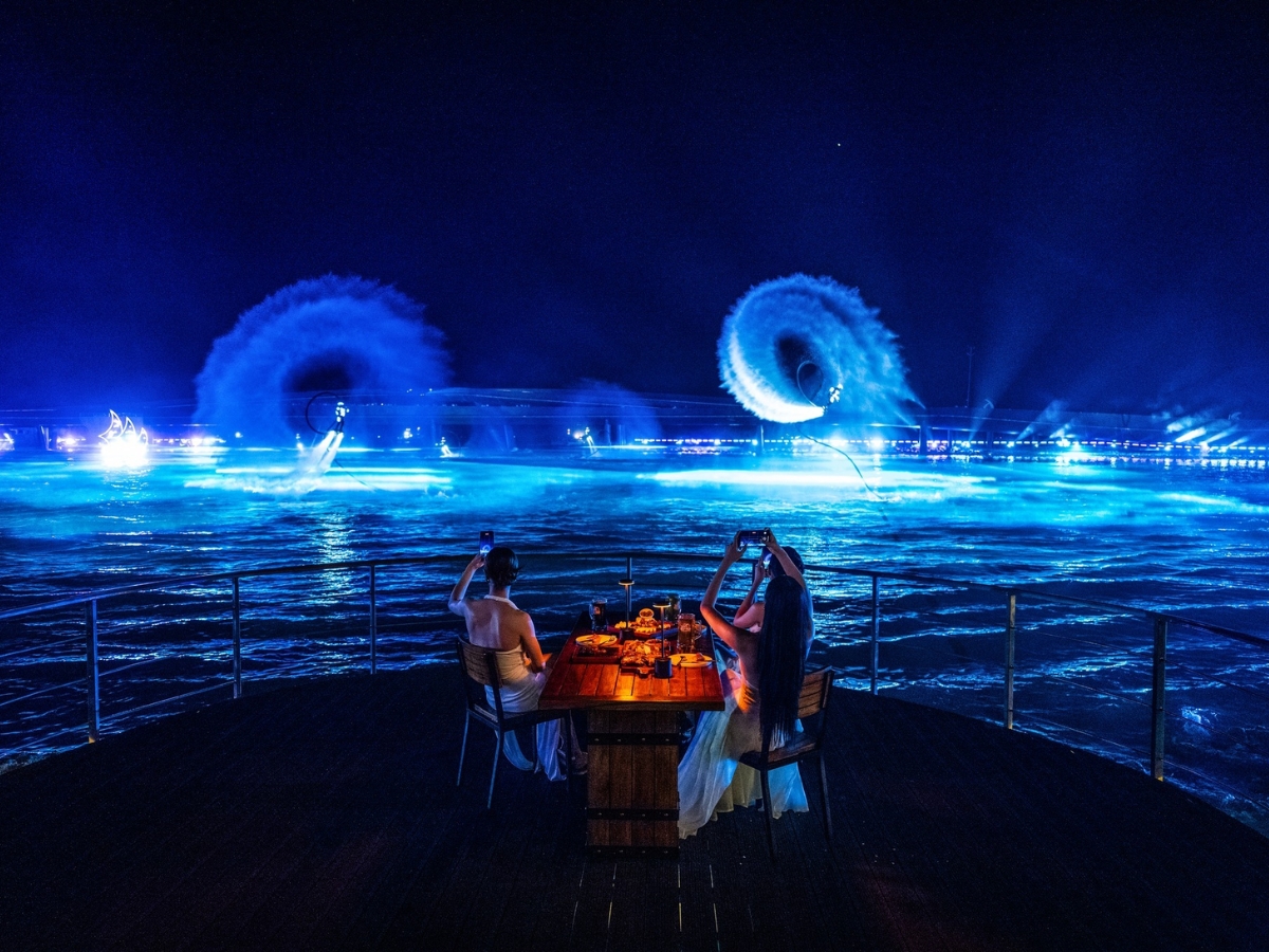 Combo Sun Paradise bao gồm vé thưởng thức bữa tối và thưởng thức show diễn nghệ thuật