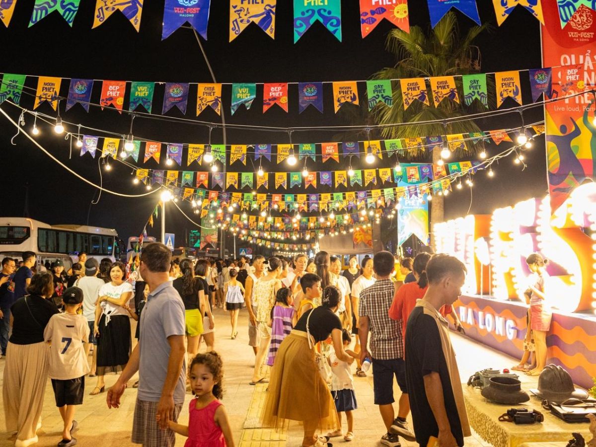 Chợ đêm Vuifest là một trong những điểm vui chơi, ẩm thực, giải trí nhộn nhịp nhất tại khu Nam đảo.