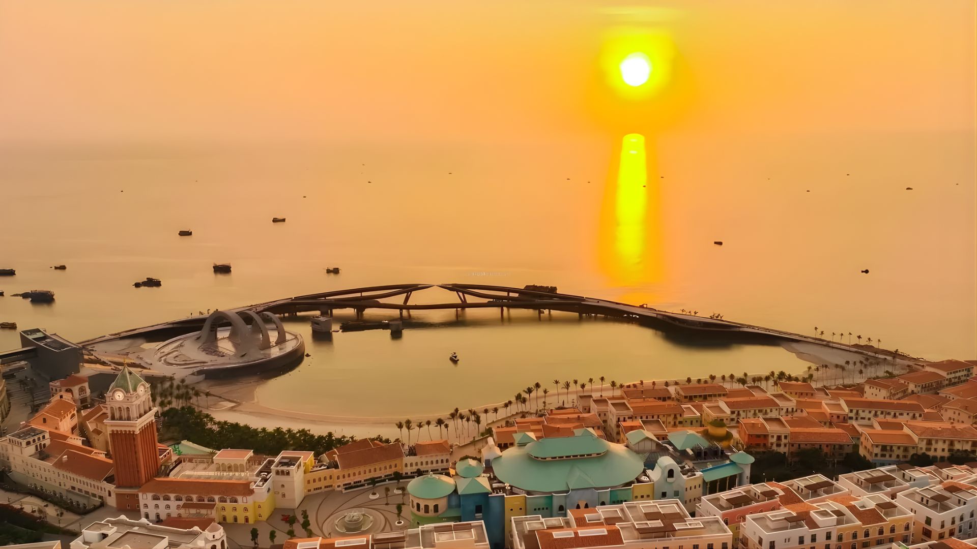 Hoàng hôn buông xuống nhuộm vàng Cầu Hôn, tạo nên khung cảnh lãng mạn và ấn tượng bậc nhất tại Nam đảo.