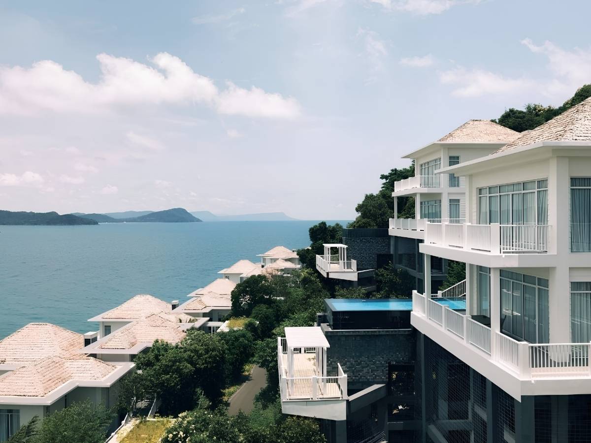Premier Village Phu Quoc Resort tách biệt giữa hai mặt biển