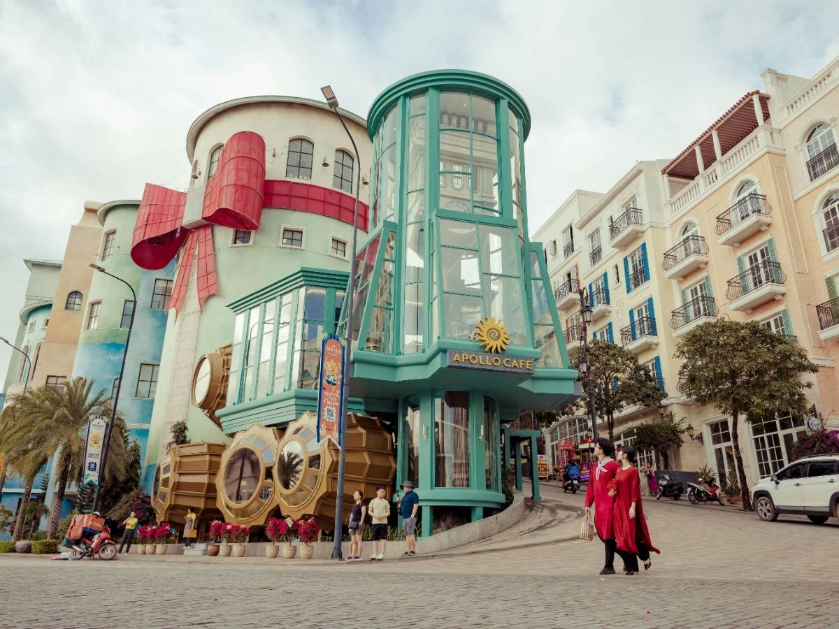Một ngày dạo phố nhẹ nhàng tại Thị trấn Hoàng Hôn