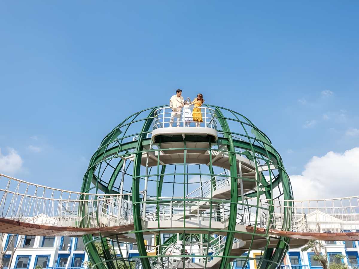Đài quan sát Observation Tower với góc nhìn 360 độ tại công viên Urban Park