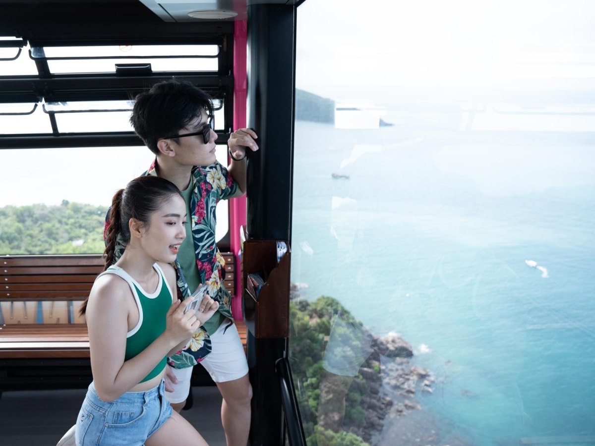 Trải nghiệm ngồi cáp treo Hòn Thơm và ngắm toàn cảnh biển đảo Phú Quốc
