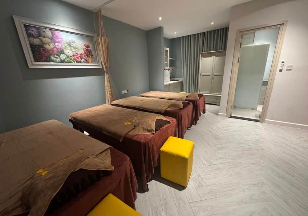 Không gian bên trong Lá Spa