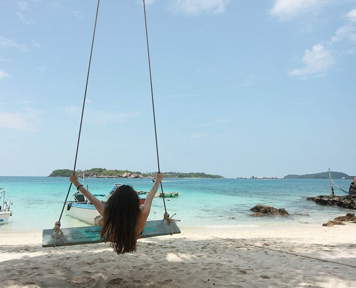 Hòn Xưởng là địa điểm lý tưởng để du khách nghỉ ngơi, tìm về chốn bình yên