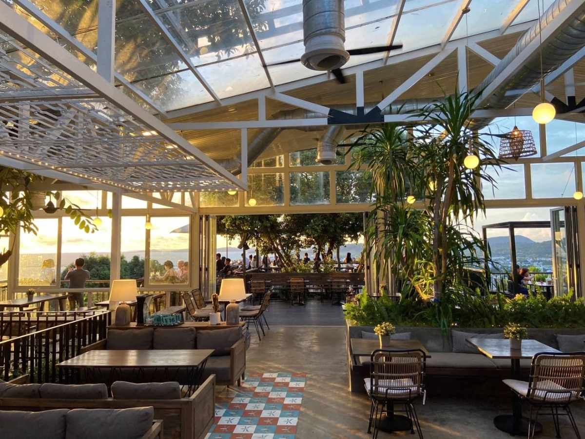 Dương Đông tập trung nhiều quán cafe với không gian đẹp, đồ uống ngon, hấp dẫn du khách