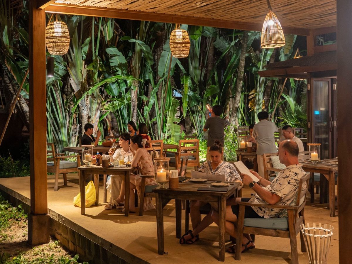 Không gian nhà hàng mang hơi hướng nghỉ dưỡng đẳng cấp