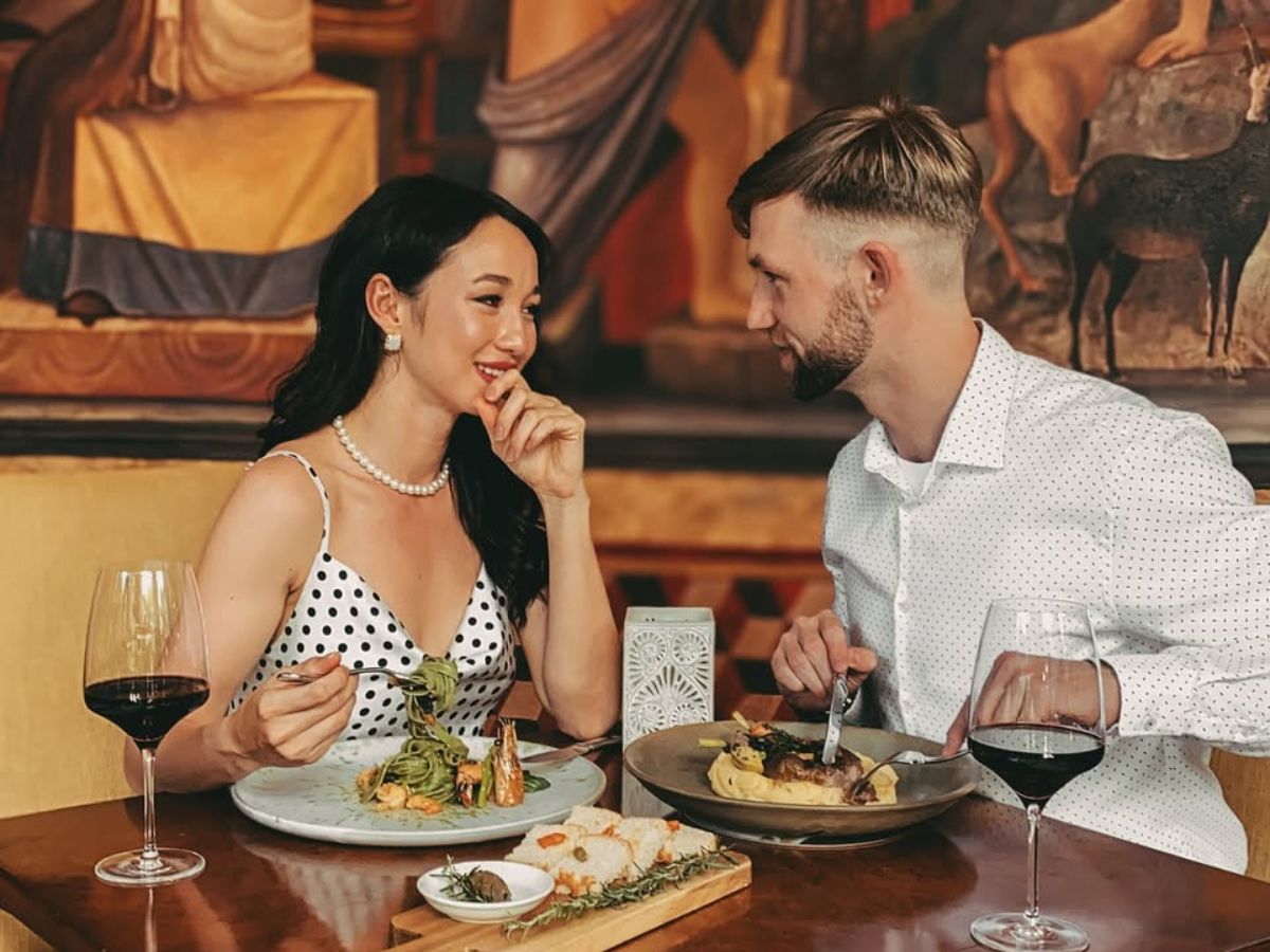 Không khí nhà hàng gợi cảm giác dùng bữa trong gia đình Ý