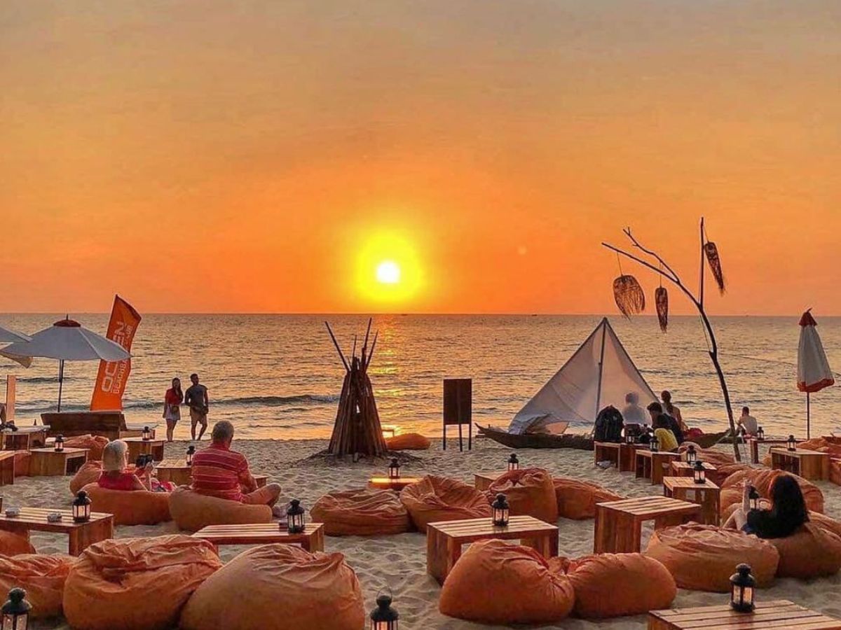 OCSEN Beach Bar nổi bật với phong cách bohemian sôi động ven biển