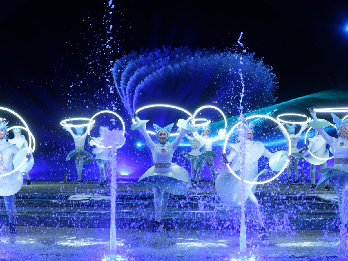 Thưởng thức show diễn nghệ thuật đặc sắc tại Thị trấn Hoàng Hôn
