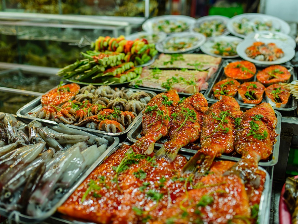 Hải sản nướng đậm đà, tỏa hương thơm hấp dẫn