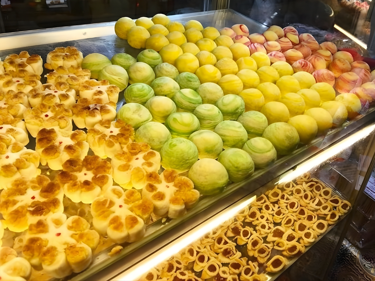 Bánh khéo nổi bật với những hình thù, màu sắc bắt mắt và hương vị thơm ngon