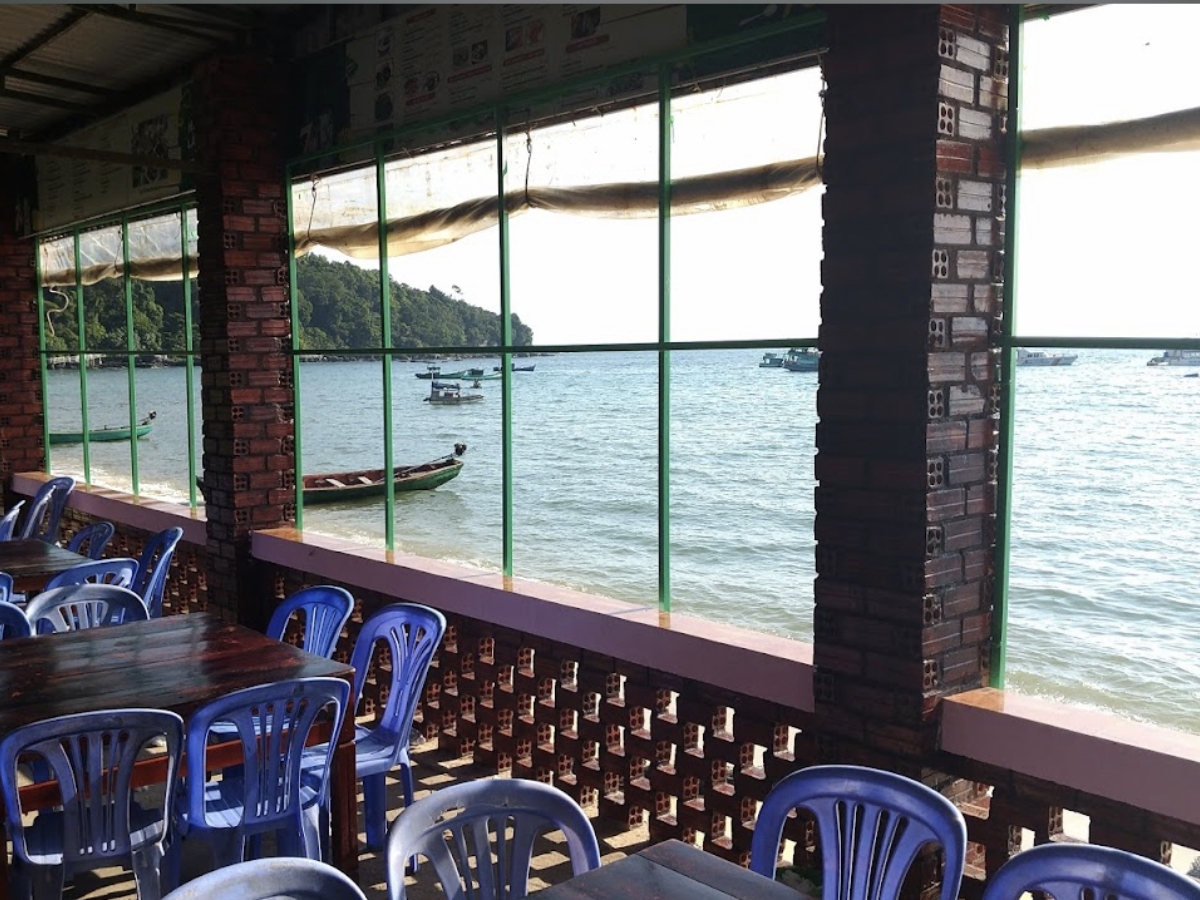 Biên Hải Quán với không gian rộng thoáng và view biển đẹp