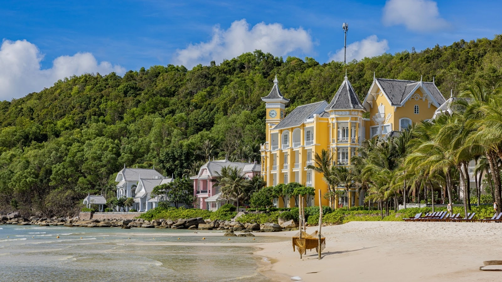 JW Marriott Phu Quoc Emerald Bay là khu nghỉ dưỡng 5 sao sang trọng.