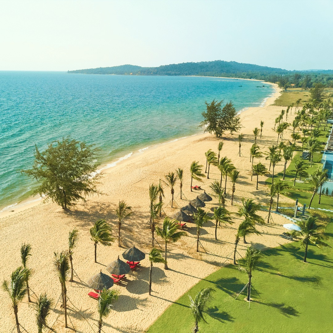 Bắc đảo nổi tiếng với những bãi biển đẹp, cát vàng mịn trải dài