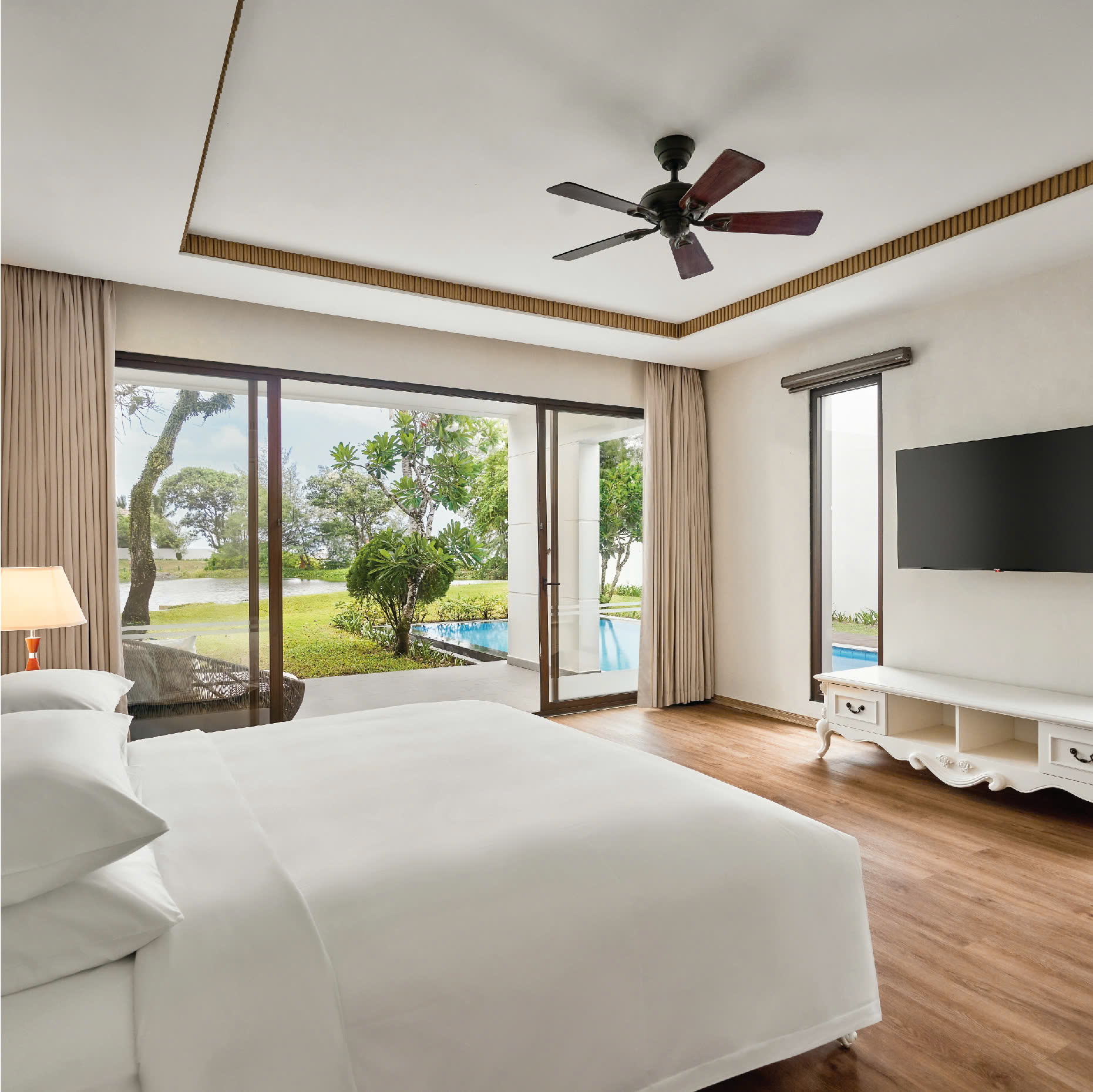 Biệt thự với sân vườn và hồ bơi tiện nghi tại Sheraton Phu Quoc Long Beach Resort