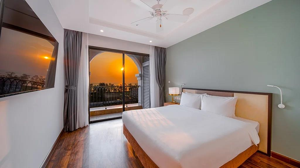 Phòng ngủ ấm cúng tại Wyndham Garden Phú Quốc