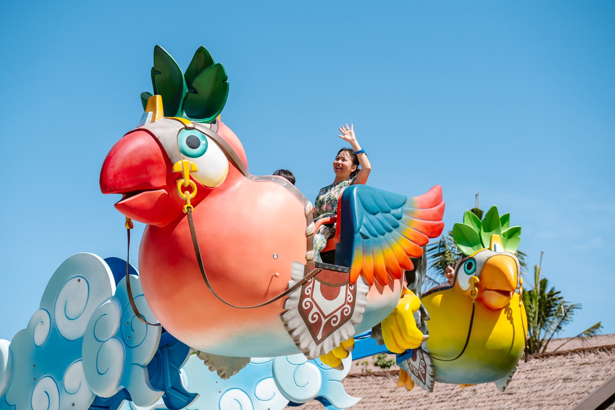 Du khách vui chơi tại Sun World Hon Thom