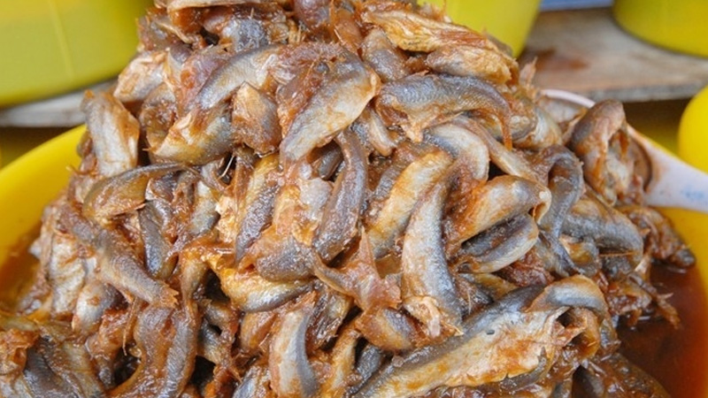 Mắm cá là gia vị truyền thống của người dân miền Tây