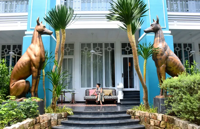 Tourists experience a luxurious resort stay at JW Marriott Phu Quoc Emerald Bay Resort & Spa