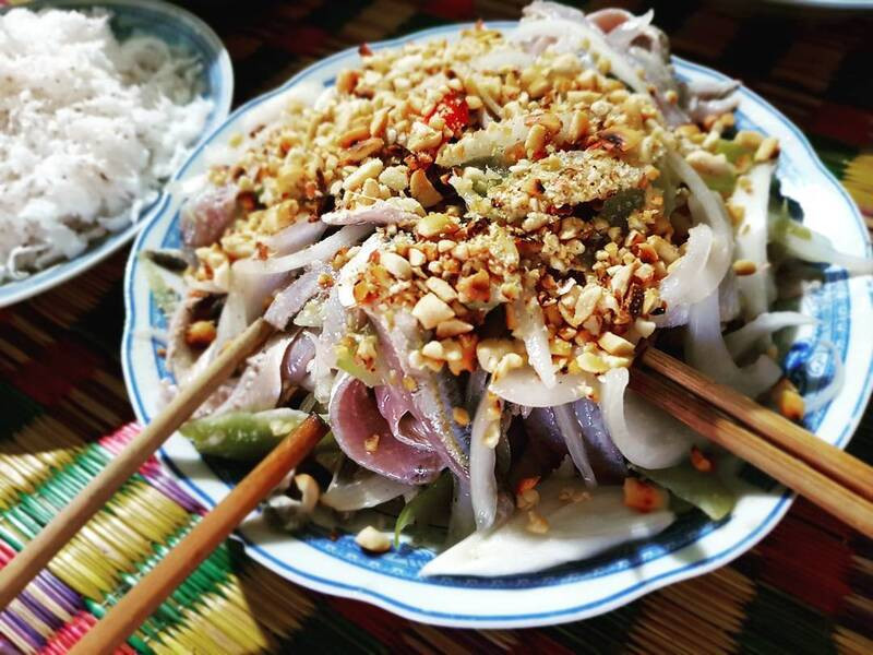 Một bát hủ tiếu nóng rất thích hợp để ăn vào đêm muộn