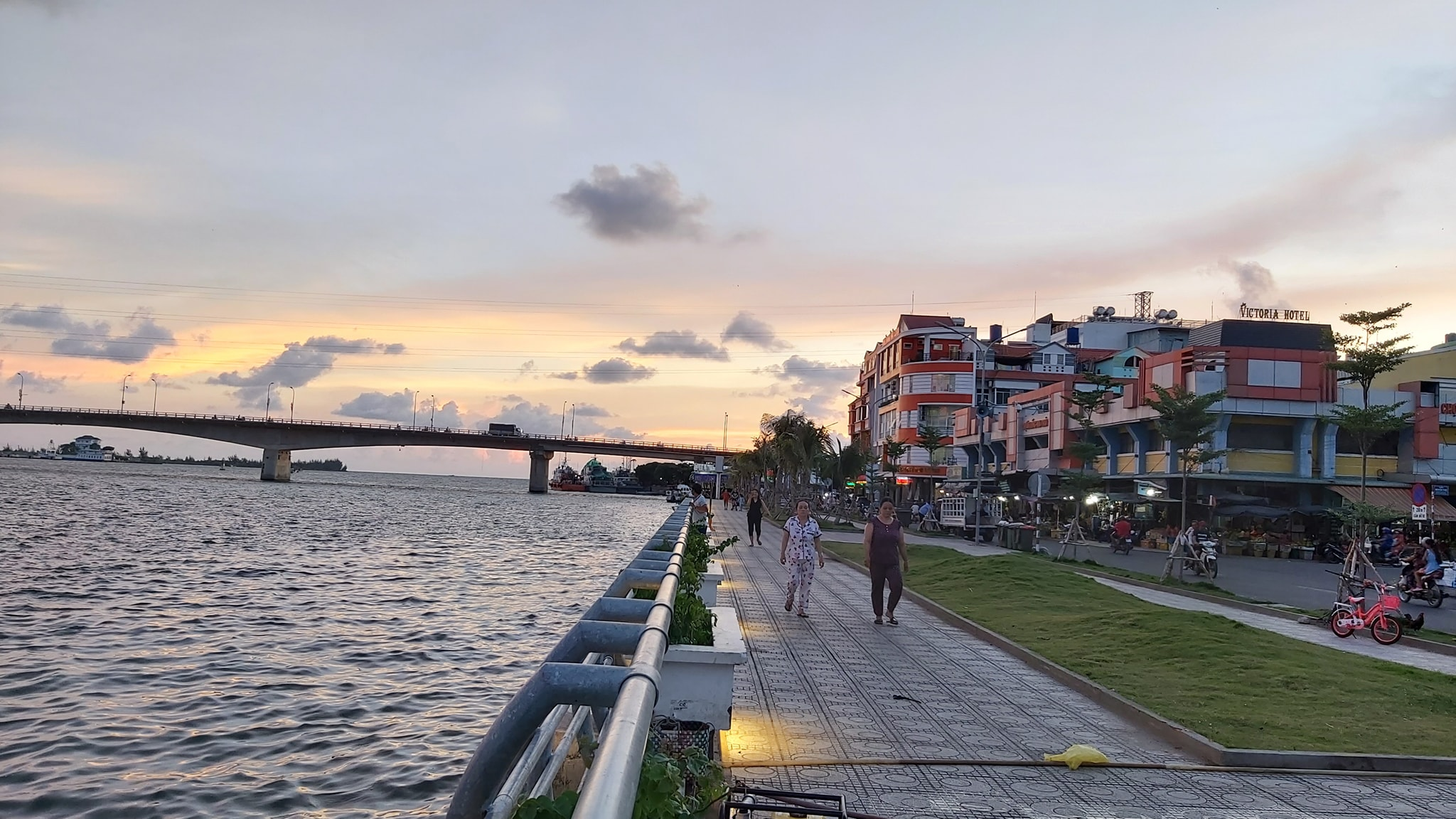 Không khí buổi sáng tại thành phố biển Hà Tiên