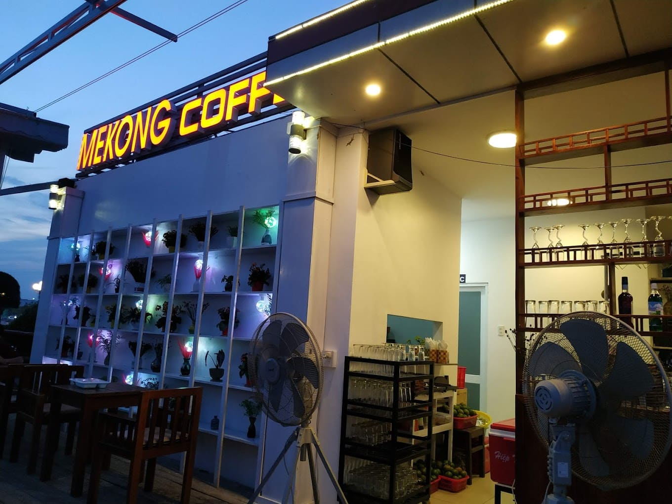 Mekong Cafe nằm ngay tại trung tâm Hà Tiên