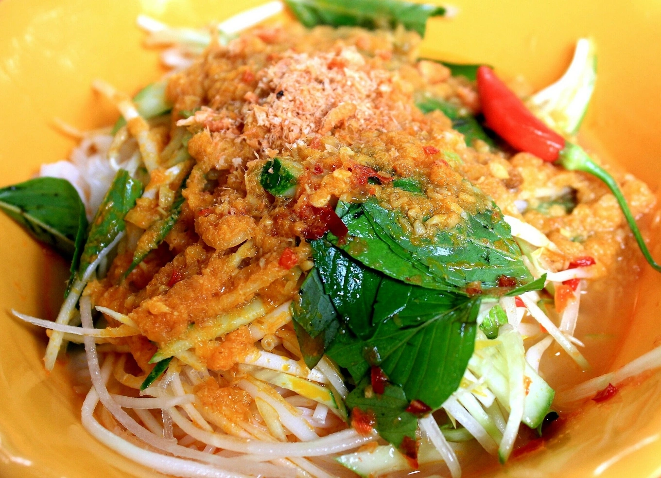 Màu sắc bắt mắt của bún kèn Hà Tiên
